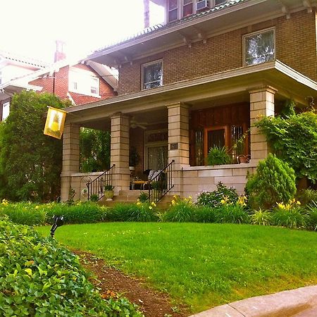 Brass Pineapple Inn Чарлстон Экстерьер фото